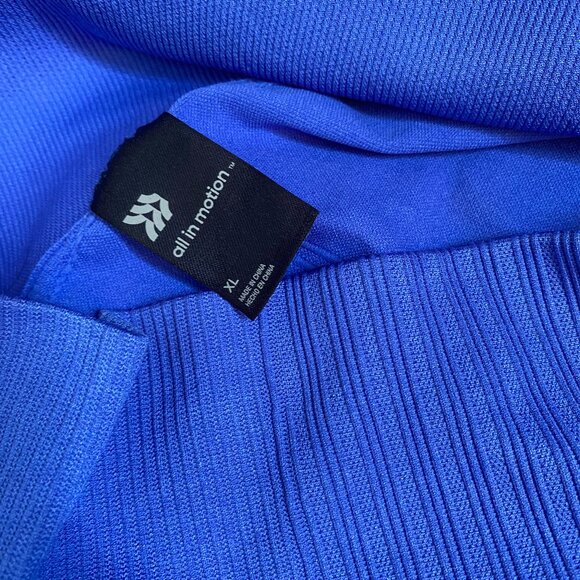 woman short - Picture 3 of 8